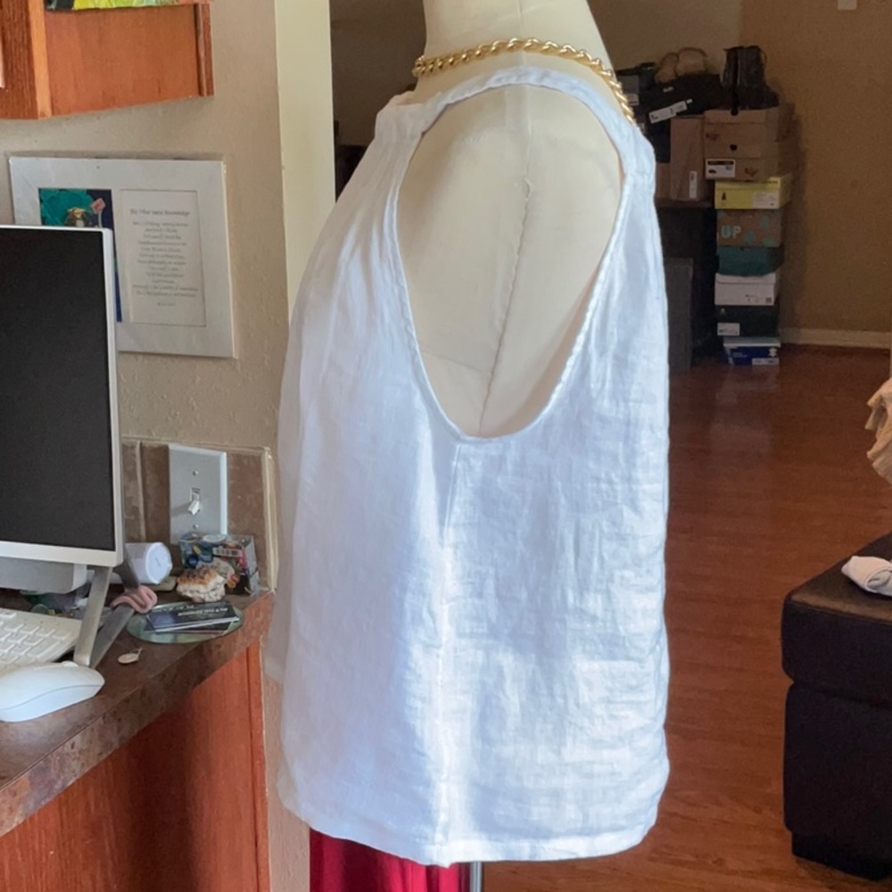 Nicole Miller White 100% Linen Blouse in Size M, NWT - Picture 4 of 13
